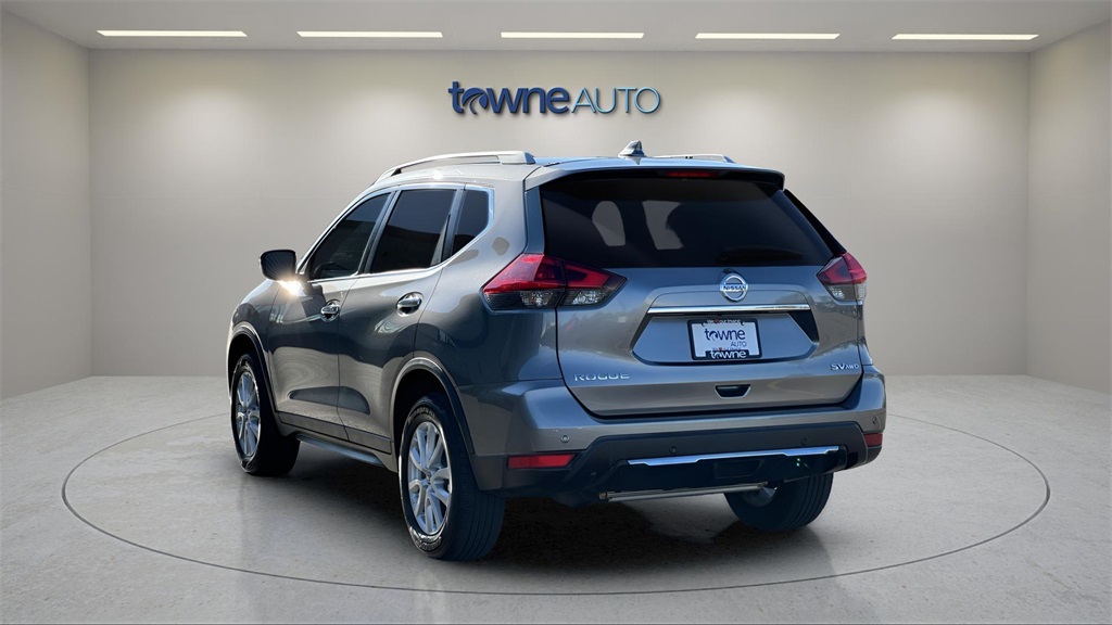 2019 Nissan Rogue SV photo 3