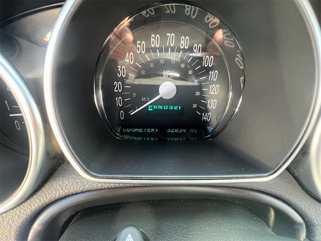 2005 Chevrolet SSR Base photo 15