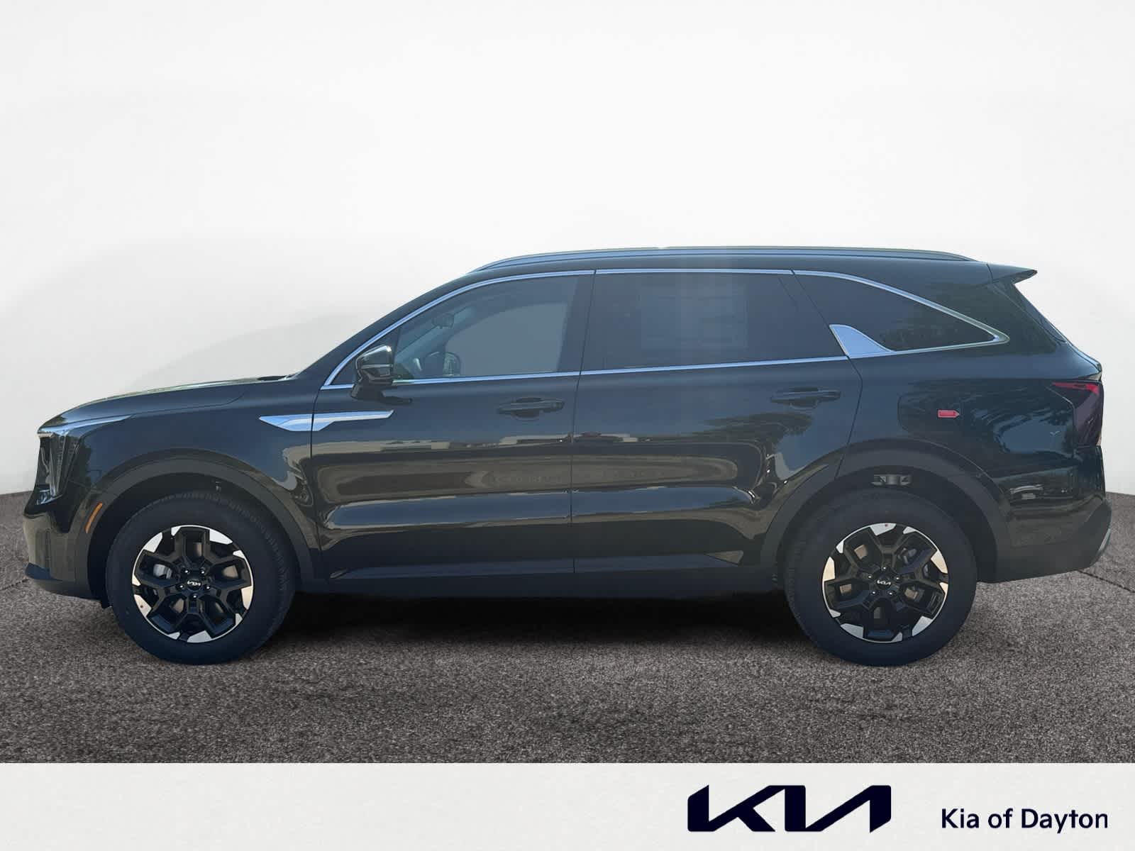 2025 Kia Sorento S photo 2