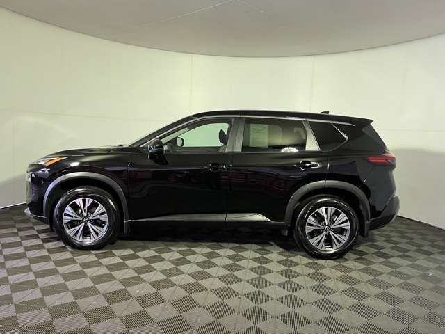 2022 Nissan Rogue SV photo 3