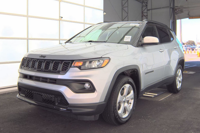 2024 Jeep Compass Latitude's photo