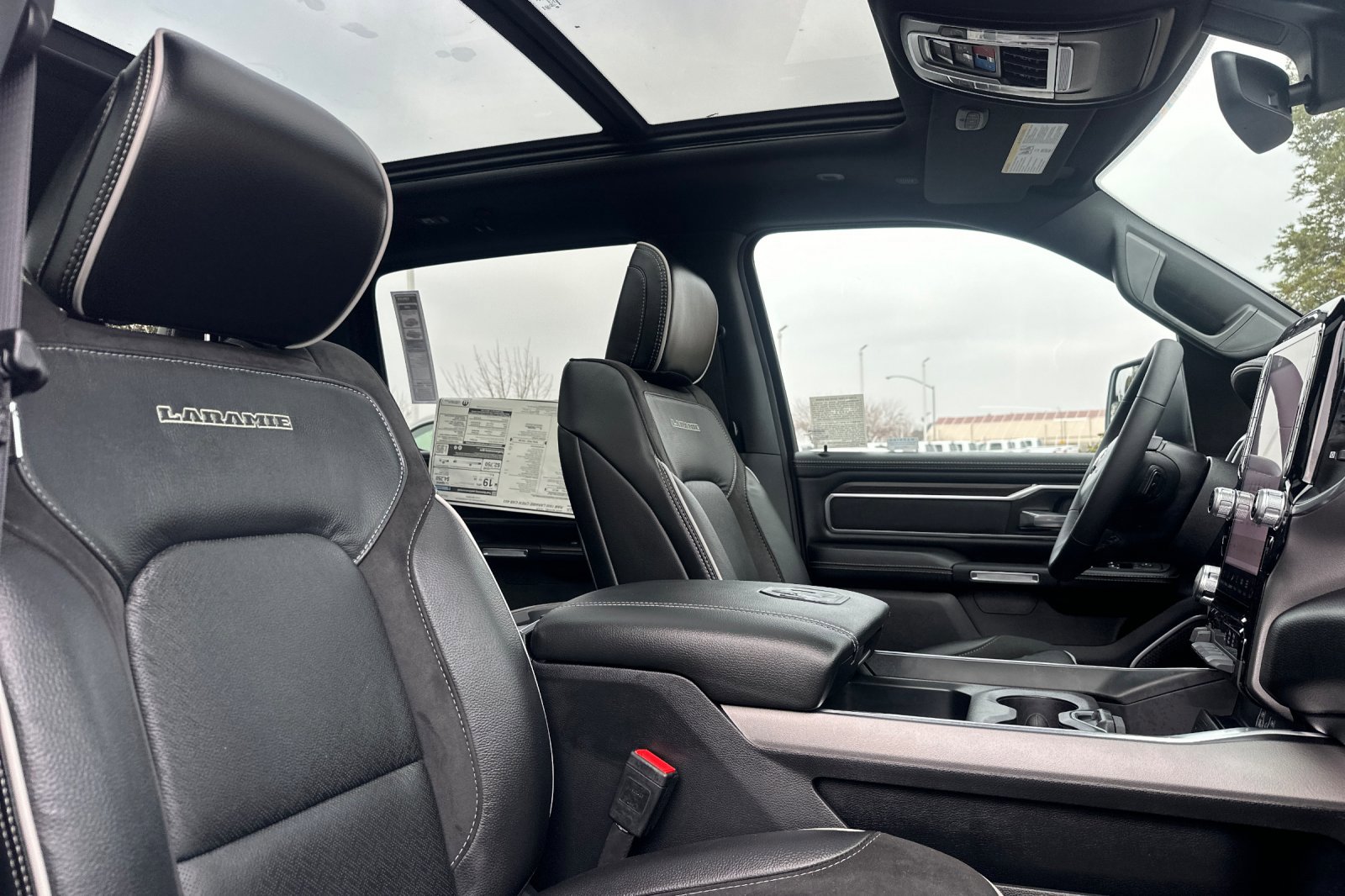2025 Ram 1500 Laramie photo 13