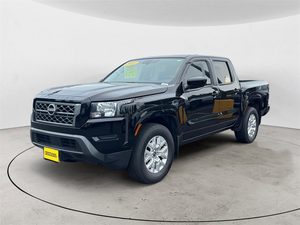 2022 Nissan Frontier SV's photo