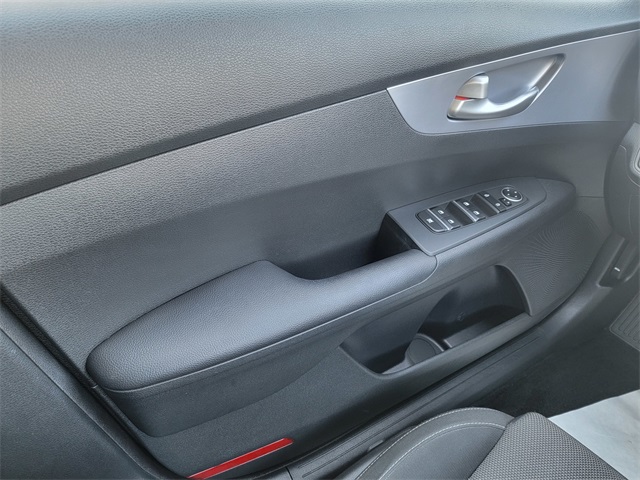 2022 Kia Forte FE LXS photo 30