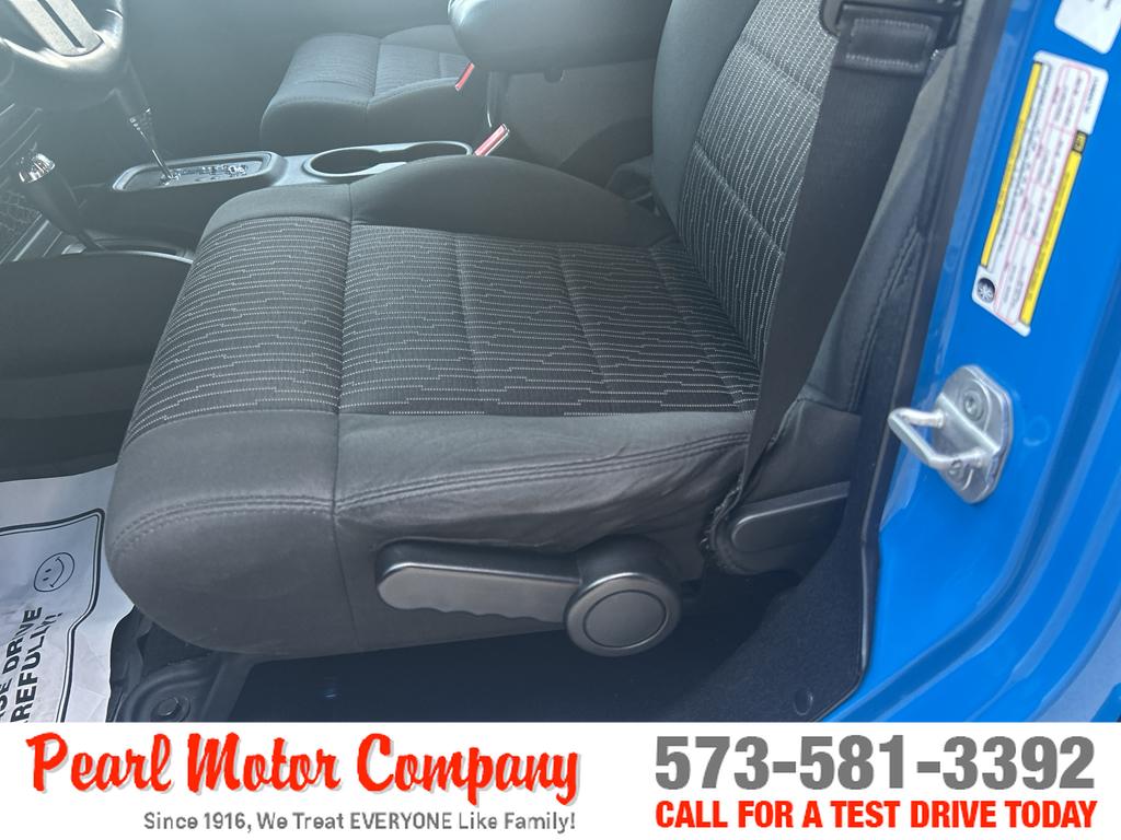 2012 Jeep Wrangler Unlimited Sport photo 4