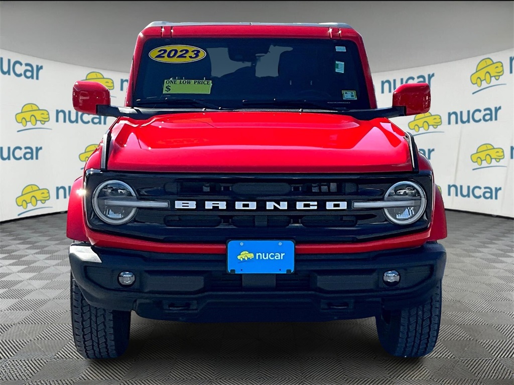 2023 Ford Bronco Outer Banks photo 2