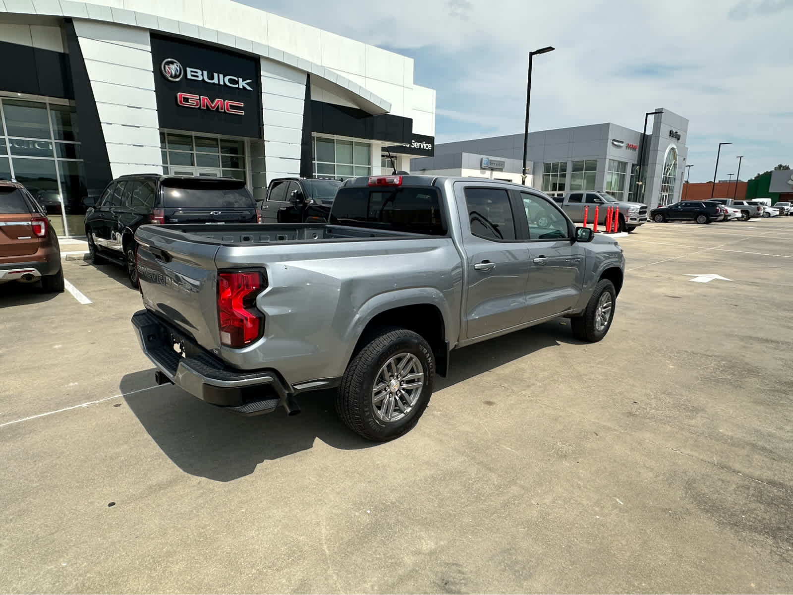 2023 Chevrolet Colorado LT photo 7