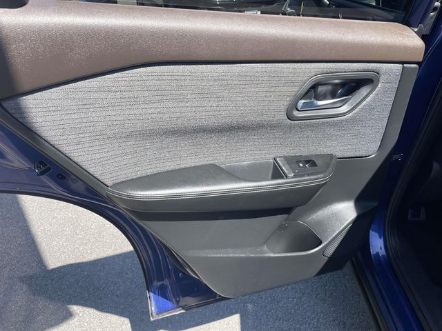 2021 Nissan Rogue SV photo 15