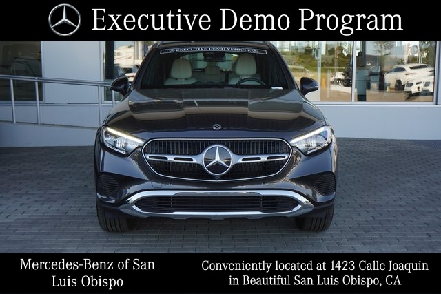 2025 Mercedes Benz GLC 300 photo 3