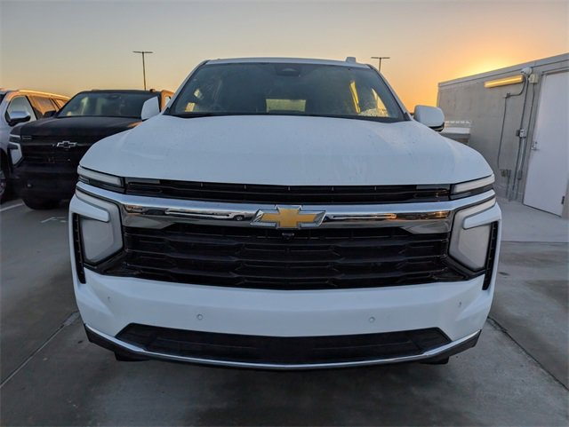 2026 Chevrolet Suburban LS photo 3