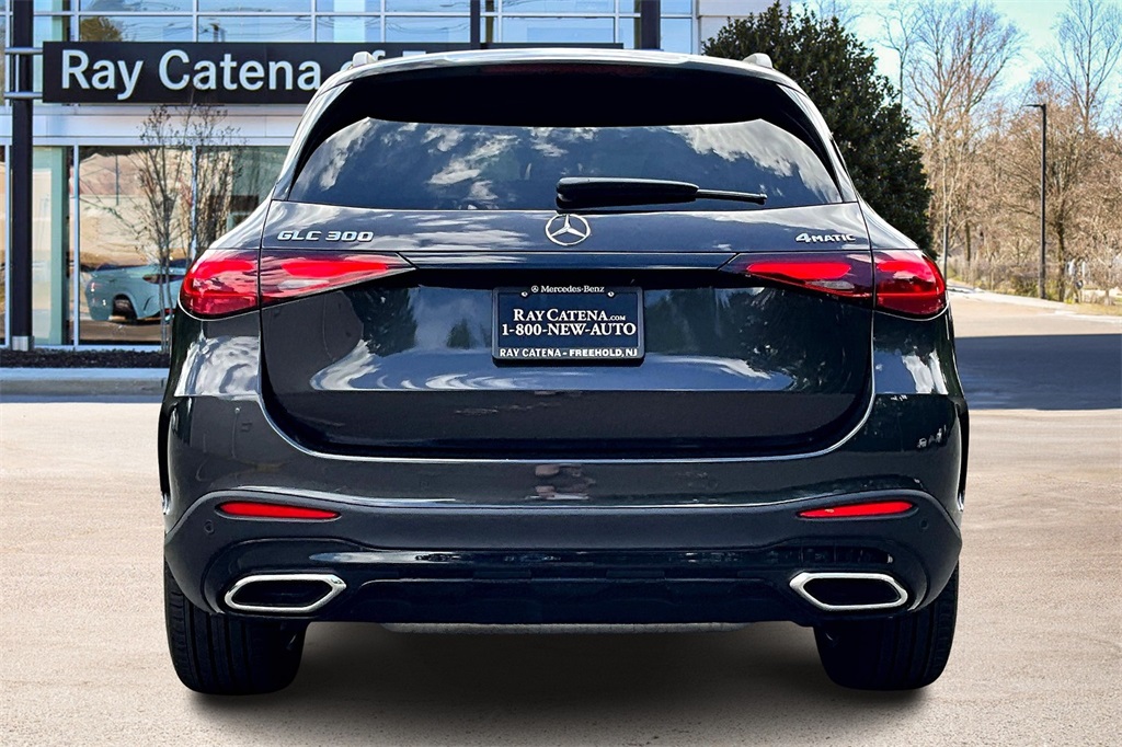 2025 Mercedes Benz GLC 300 4MATIC photo 3