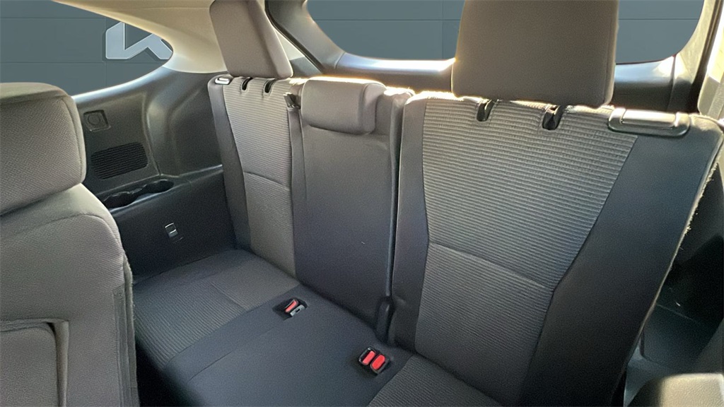 2024 Toyota Highlander LE photo 8