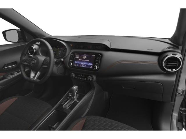 2021 Nissan Kicks SR photo 12