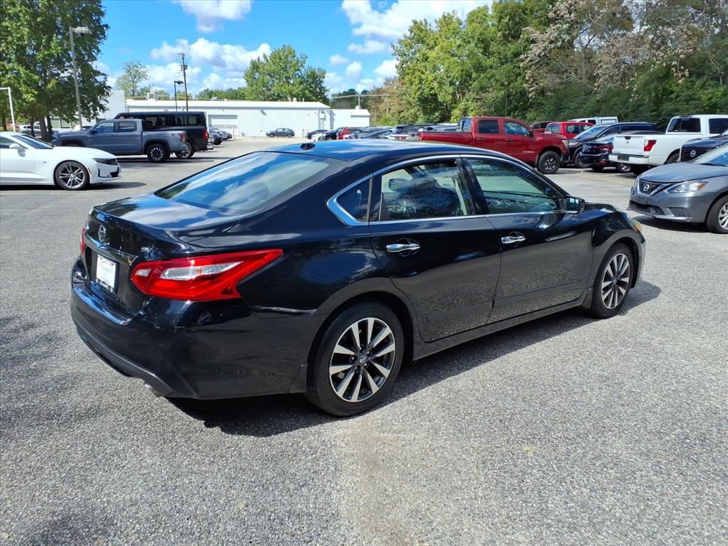 2017 Nissan Altima 2.5 SV photo 3
