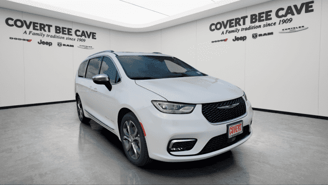 2026 Chrysler Pacifica Pinnacle's photo