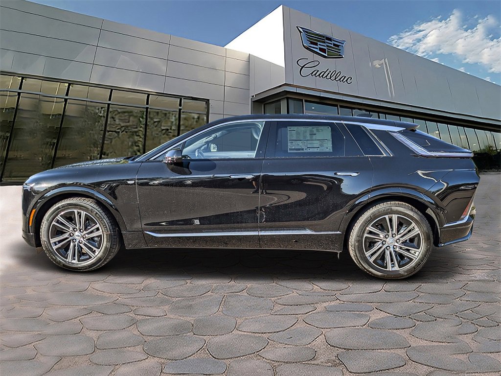 2026 Cadillac Lyriq Luxury photo 2