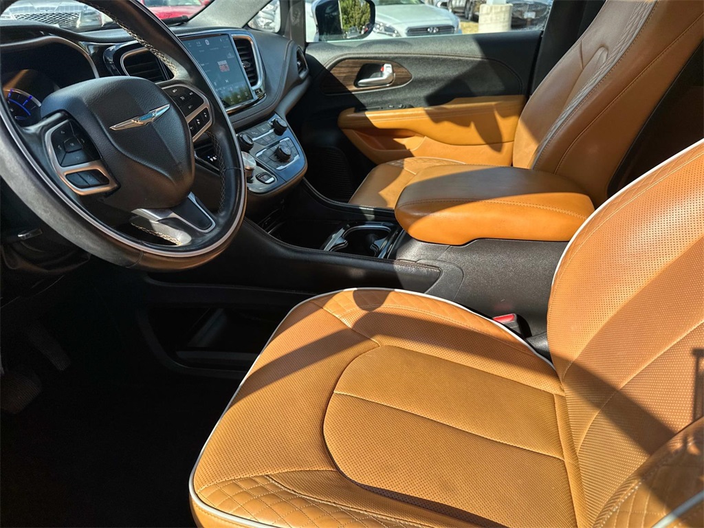 2021 Chrysler Pacifica Hybrid Pinnacle photo 12