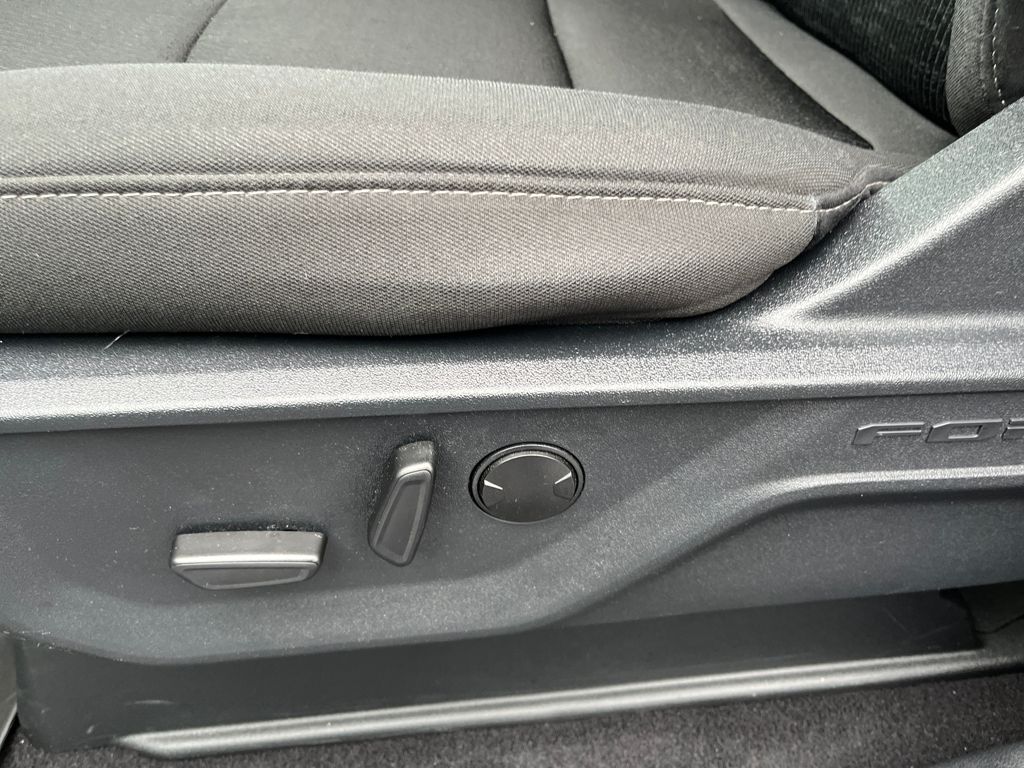 2023 Ford F-150 XLT photo 4