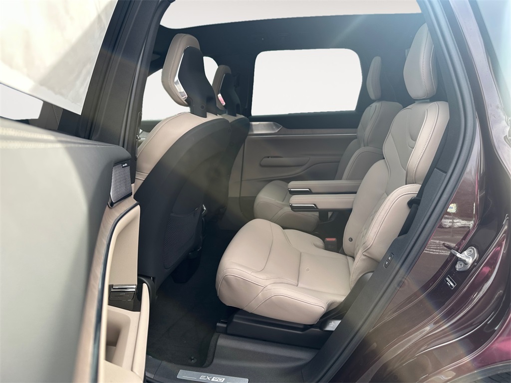 2025 Volvo EX90 Twin Motor Performance Ultra photo 13