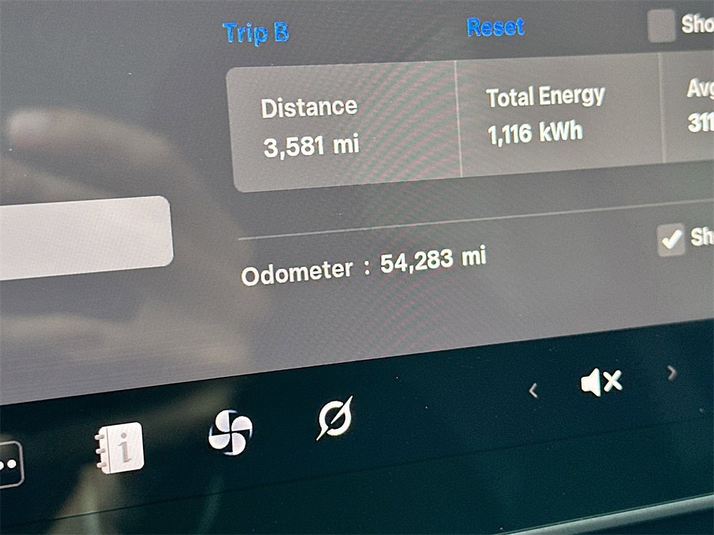 2023 Tesla Model 3 photo 11