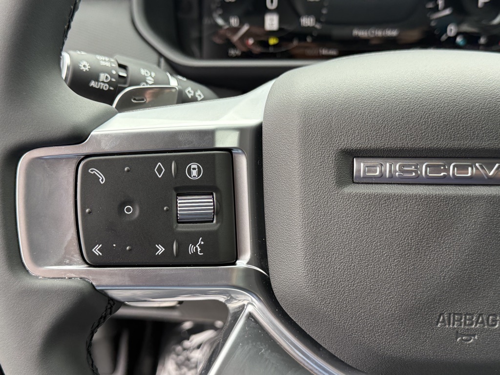 2025 Land Rover Discovery SE photo 15