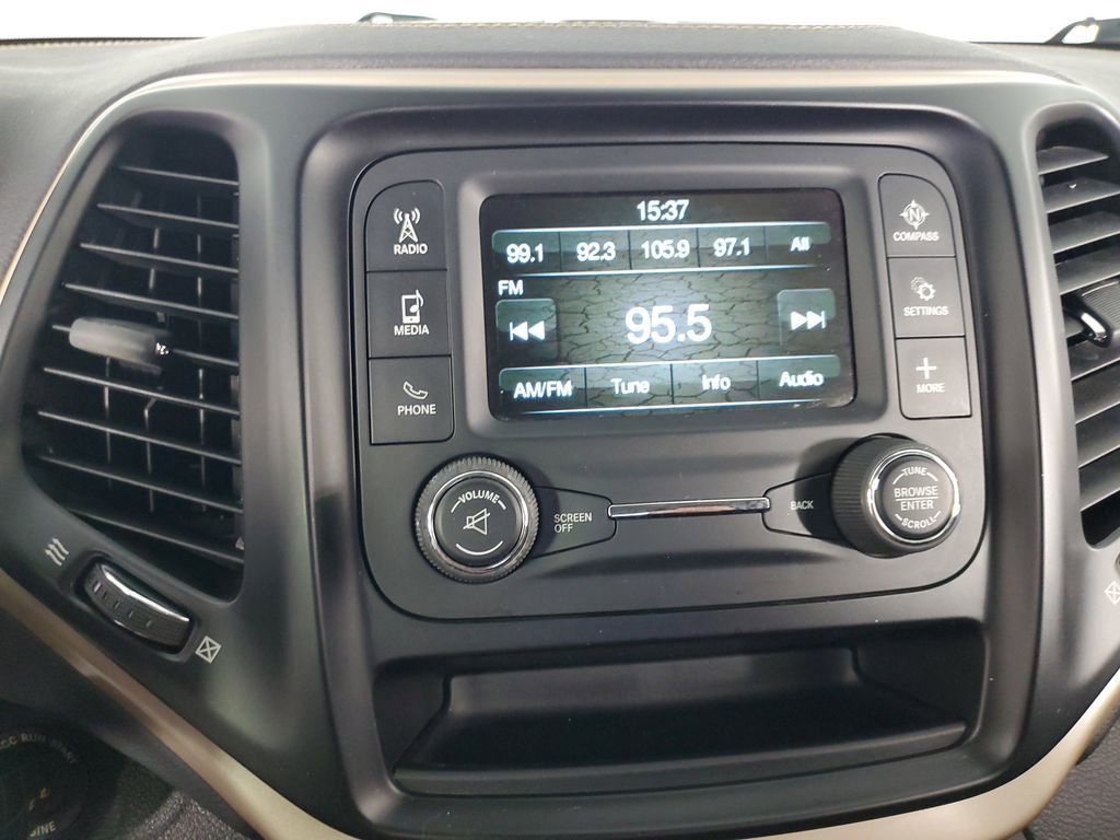 2018 Jeep Cherokee Latitude photo 16