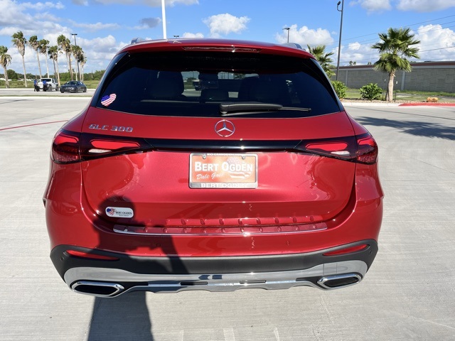 2026 Mercedes Benz GLC 300 photo 4