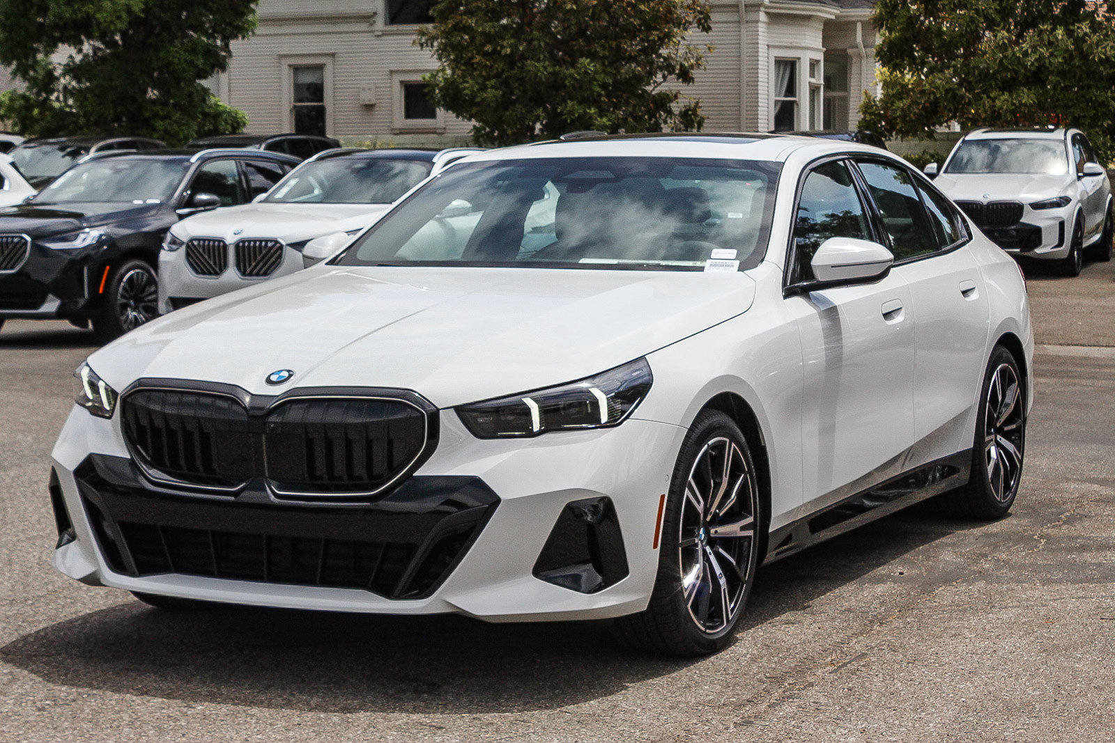 New 2026 Alpine White BMW 540i xDrive image 3