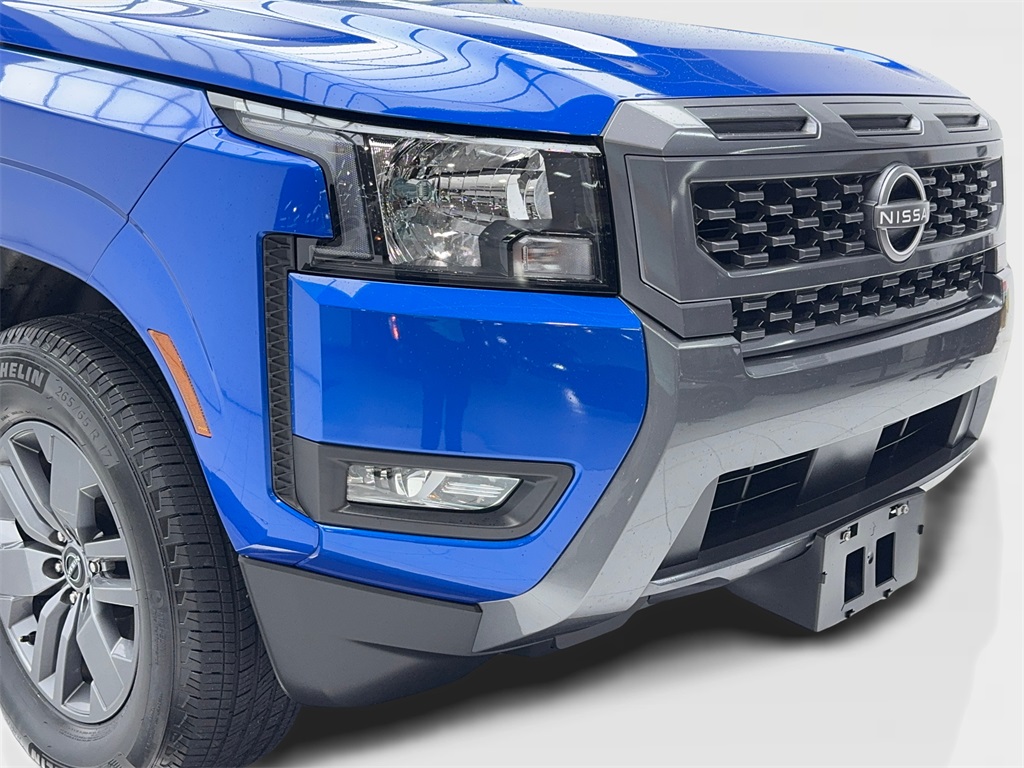 2025 Nissan Frontier SV photo 3