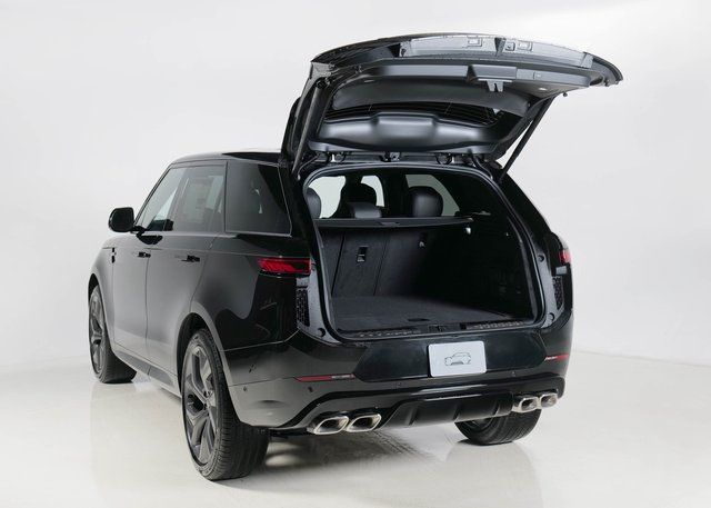 2025 Land Rover Range Rover Sport SE photo 18
