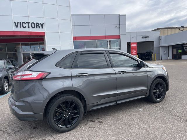 2022 Ford Edge ST photo 3
