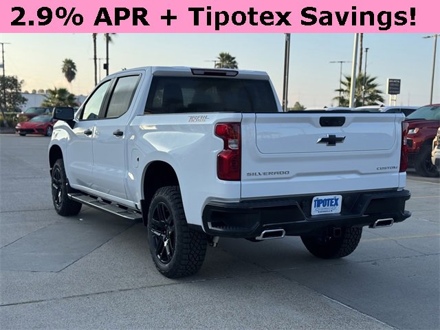 2026 Chevrolet Silverado 1500 Custom photo 4