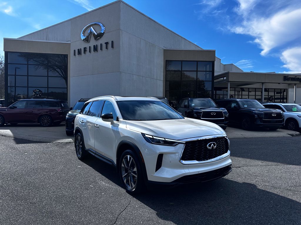 2025 INFINITI QX60 LUXE's photo