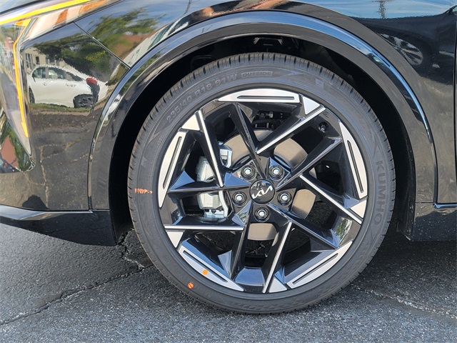 2025 Kia K4 GT-Line photo 9