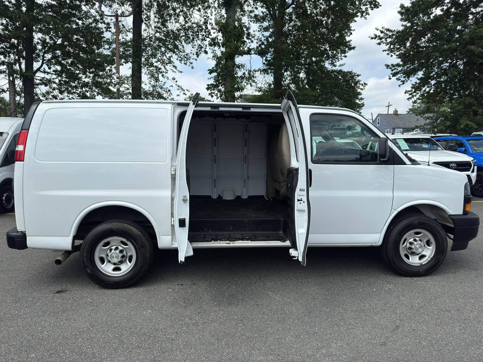 2020 Chevrolet Express Cargo Work Van 2500 photo 6