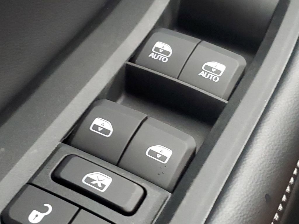2025 Jeep Grand Cherokee Laredo Altitude photo 30
