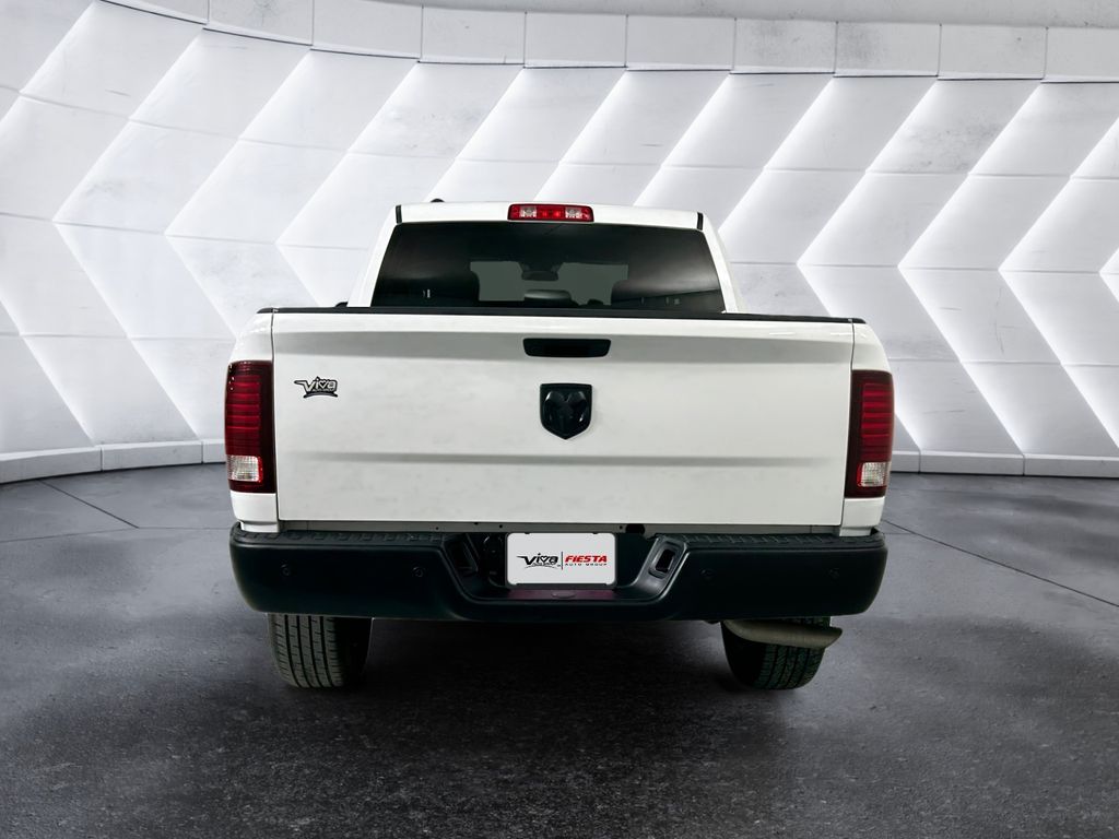 2024 Ram 1500 Classic Warlock photo 2