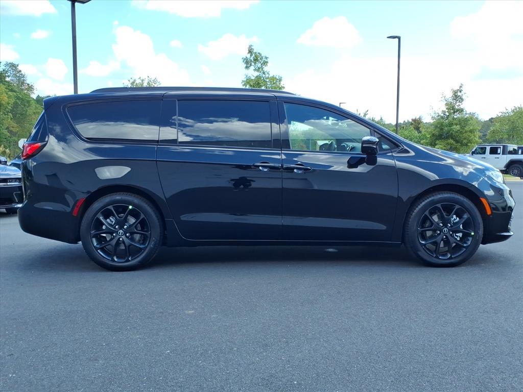 2026 Chrysler Pacifica Limited photo 21