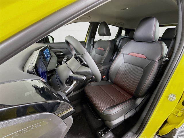 2026 Nissan Kicks SR photo 4