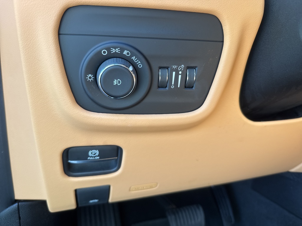 2021 Jeep Grand Cherokee L Summit Reserve photo 46