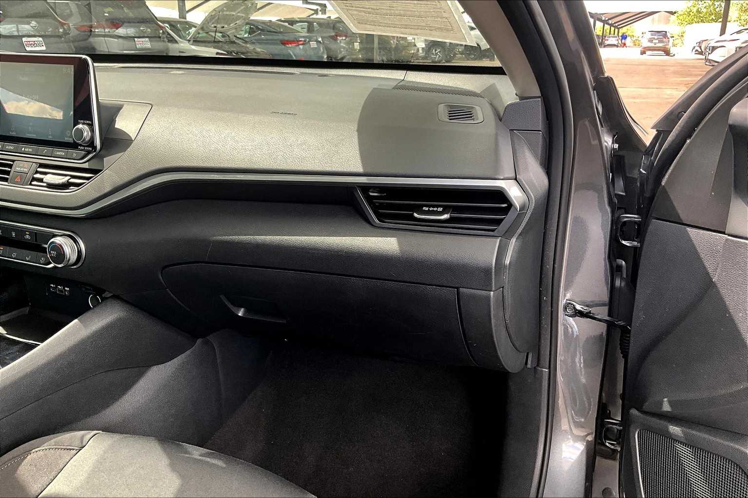 2022 Nissan Altima 2.5 SV photo 17