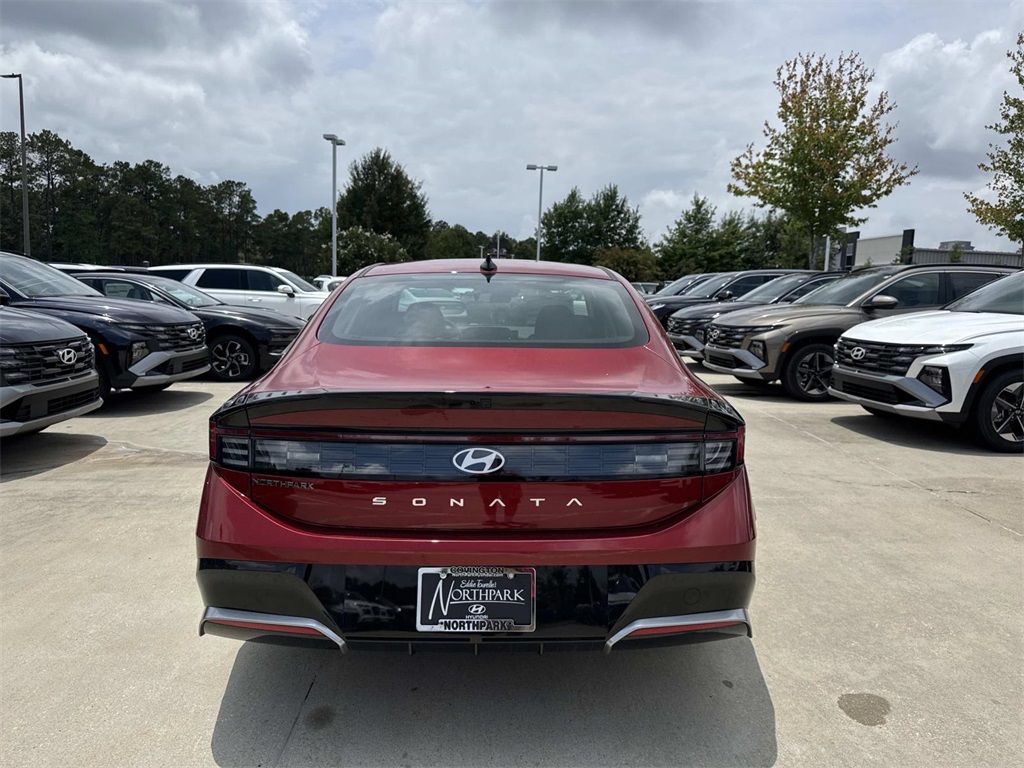 2025 Hyundai Sonata SEL photo 4