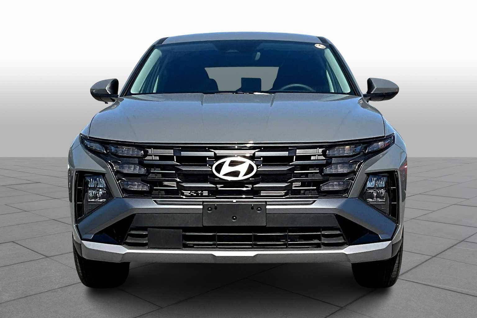 2025 Hyundai Tucson SE photo 3