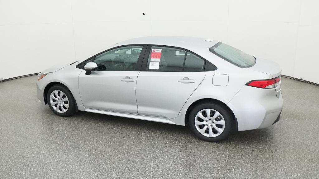 2025 Toyota Corolla LE photo 8