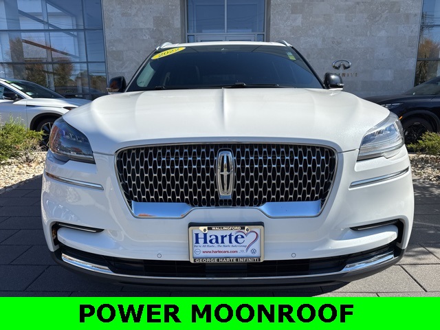 2022 Lincoln Aviator Standard photo 2