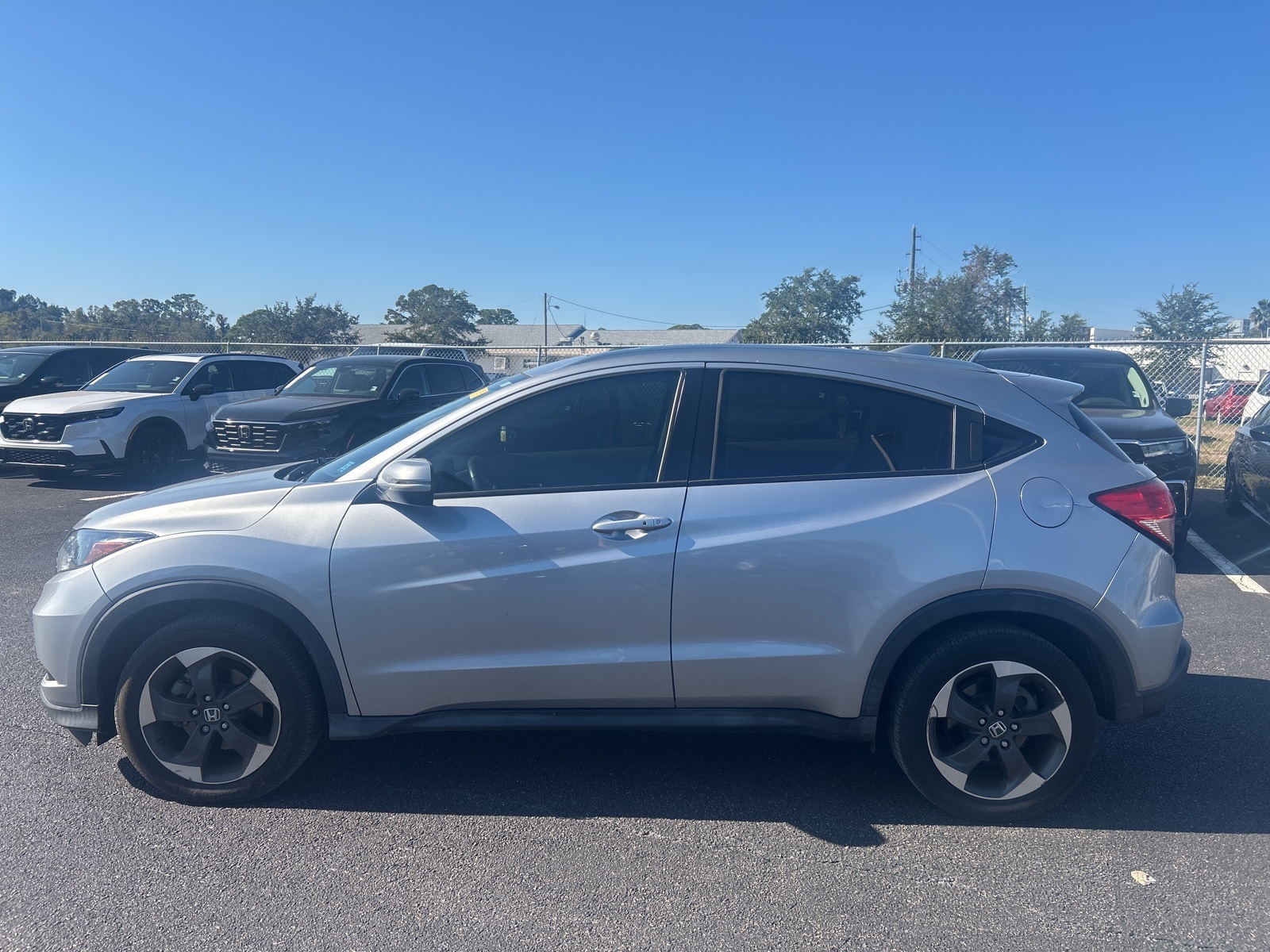 2018 Honda HR-V EX-L photo 4