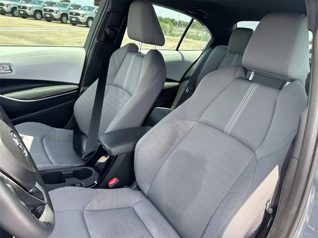 2025 Toyota Corolla SE photo 15