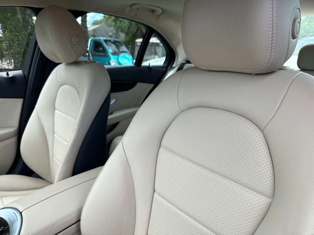 2016 Mercedes Benz C 300 photo 22
