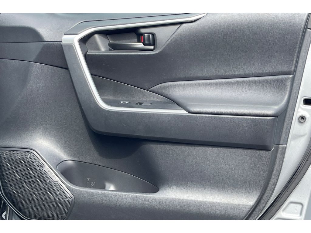 2024 Toyota RAV4 Hybrid LE photo 20