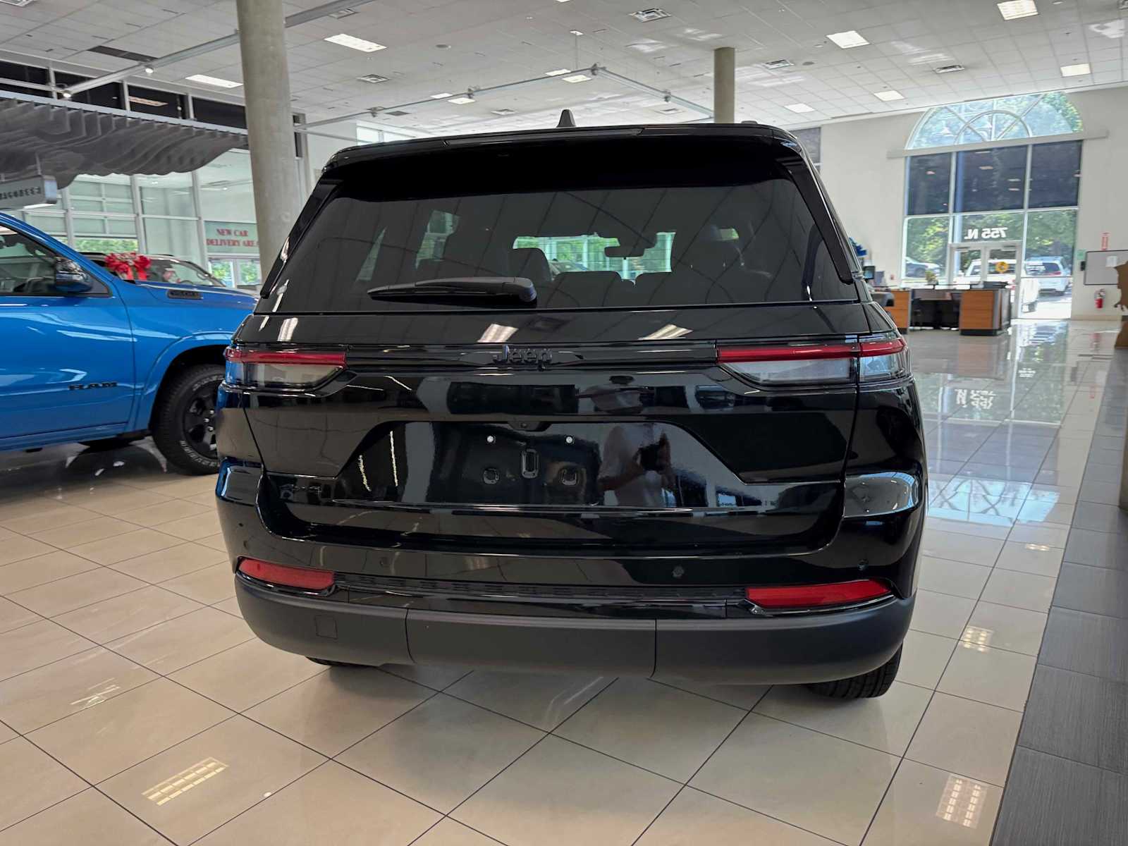 2025 Jeep Grand Cherokee Altitude X photo 3